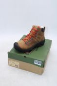 KEEN Women's Pyrenees Mid Height Waterproof Hiking Boots, Syrup, UK 7.5. Box damaged