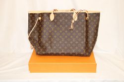Louis Vuitton Women's Neverfull Monogram Handbag