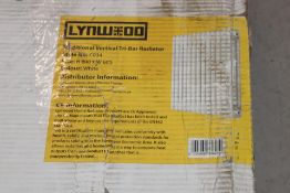 Lynwood C034 Traditional Vertical Tri Bar Radiator, White, H 800 X W 605mm. Box damaged, Not checked