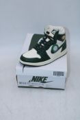 Nike Woman's Air Jordan 1 Retro Hi OG Trainers, Pale Ivory/Pro Green, UK4.5. Box damaged