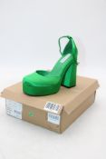 Steve Madden Londyn Heel Sandals, Green Satin, Size 7.5. Box damaged