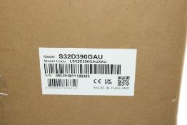 Samsung LS32D390GAUXXU 32 Inch Monitor. Box damaged, Not checked