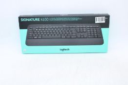 Logitech Signature K650 Wireless Keyboard, Graphite