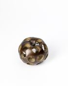 Alicja Kwade. ”Malus Fularum”. 2019