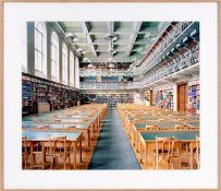 Candida Höfer. ”Universitätsbibliothek Innsbruck I 2004”. 2004/2025