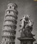 Herbert List. ”Schiefer Turm, Pisa”. 1949