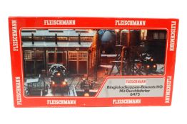 Fleischmann Ringlokschuppen-Bausatz 6475, Spur H0, 2-Leiter, wohl komplett, Alterungsspuren, im