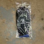 100 pairs of size 10 work gloves. Not available for in-house P&P. THIS LOT MUST BE COLLECTED BY