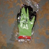 Box of Coloursafe Predator gloves, size 8 x100. Not available for in-house P&P. THIS LOT MUST BE