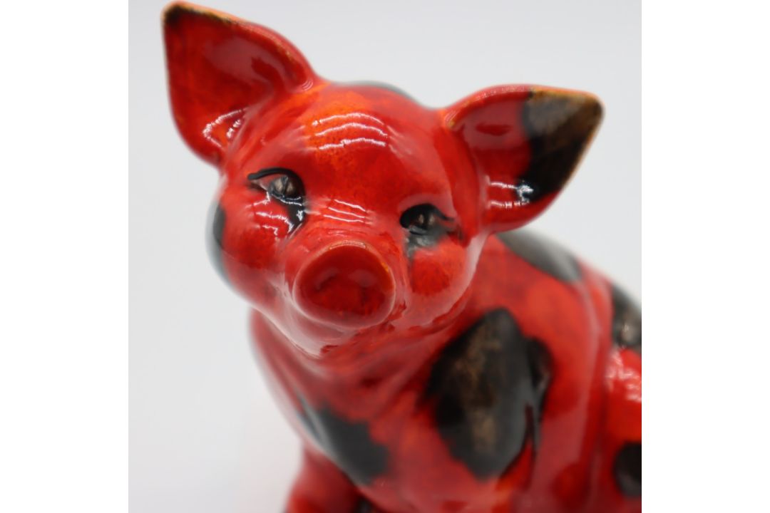 Anita Harris piglet figure, signed in gold to base, H: 15 cm. UK P&P Group 1 (£18+VAT for the - Image 2 of 4
