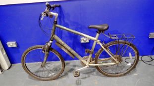 Trek Navigator 200 mountain bike, 21 inch frame and 24 inch wheel. Not available for in-house P&P