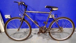 Townsend road bike, 20 inch frame, 25 inch wheel. Not available for in-house P&P