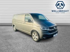 VOLKSWAGEN TRANSPORTER LWB T32 ADVANCE - *AUTOMATIC* - ONLY 11K MILES - 71 REG!