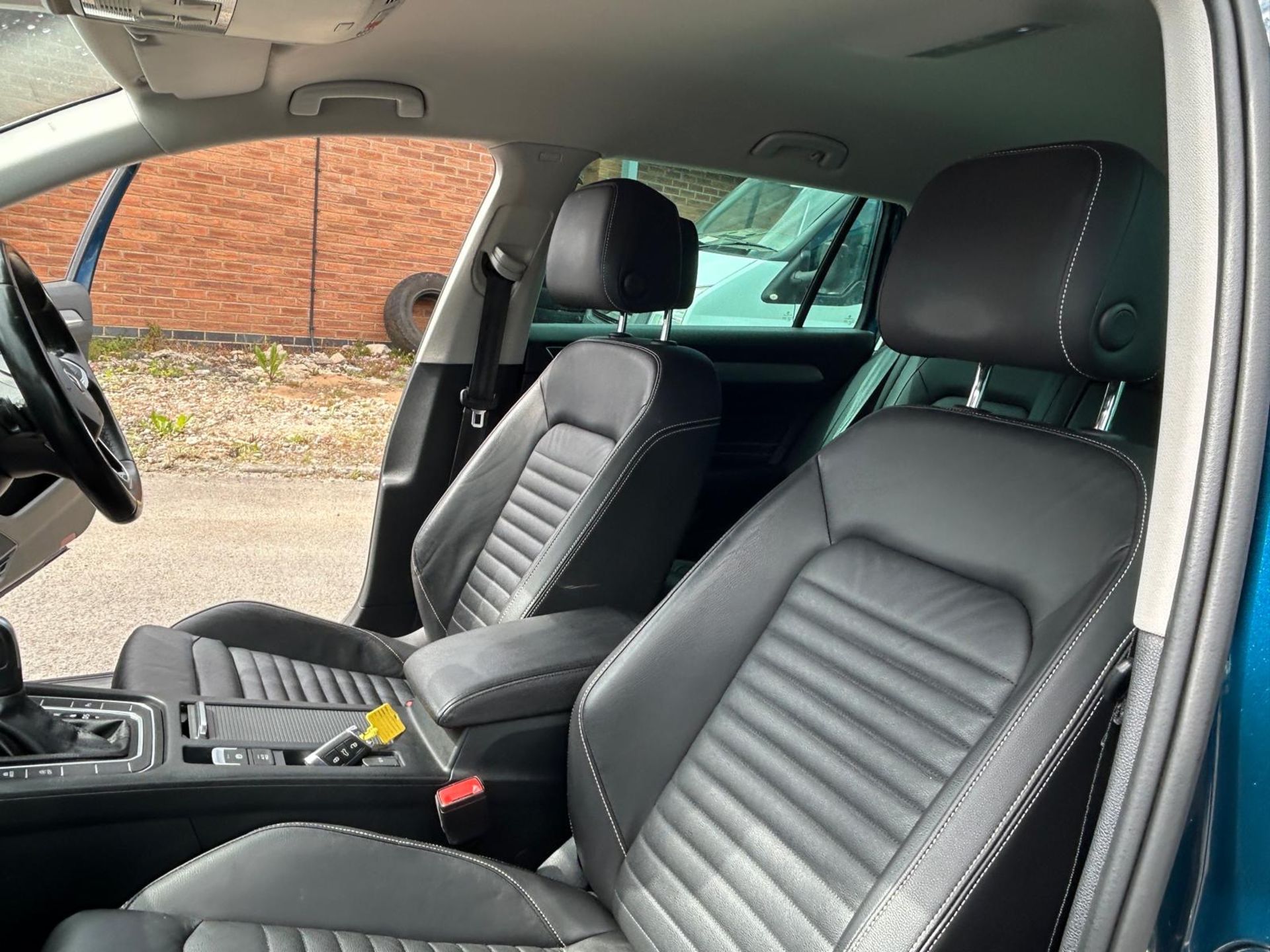 VOLKSWAGEN PASSAT 1.6 TDI SEL DSG ESTATE AUTO - NAV - PARKING SENSORS - BLUETOOTH (69 REG) - Image 20 of 26