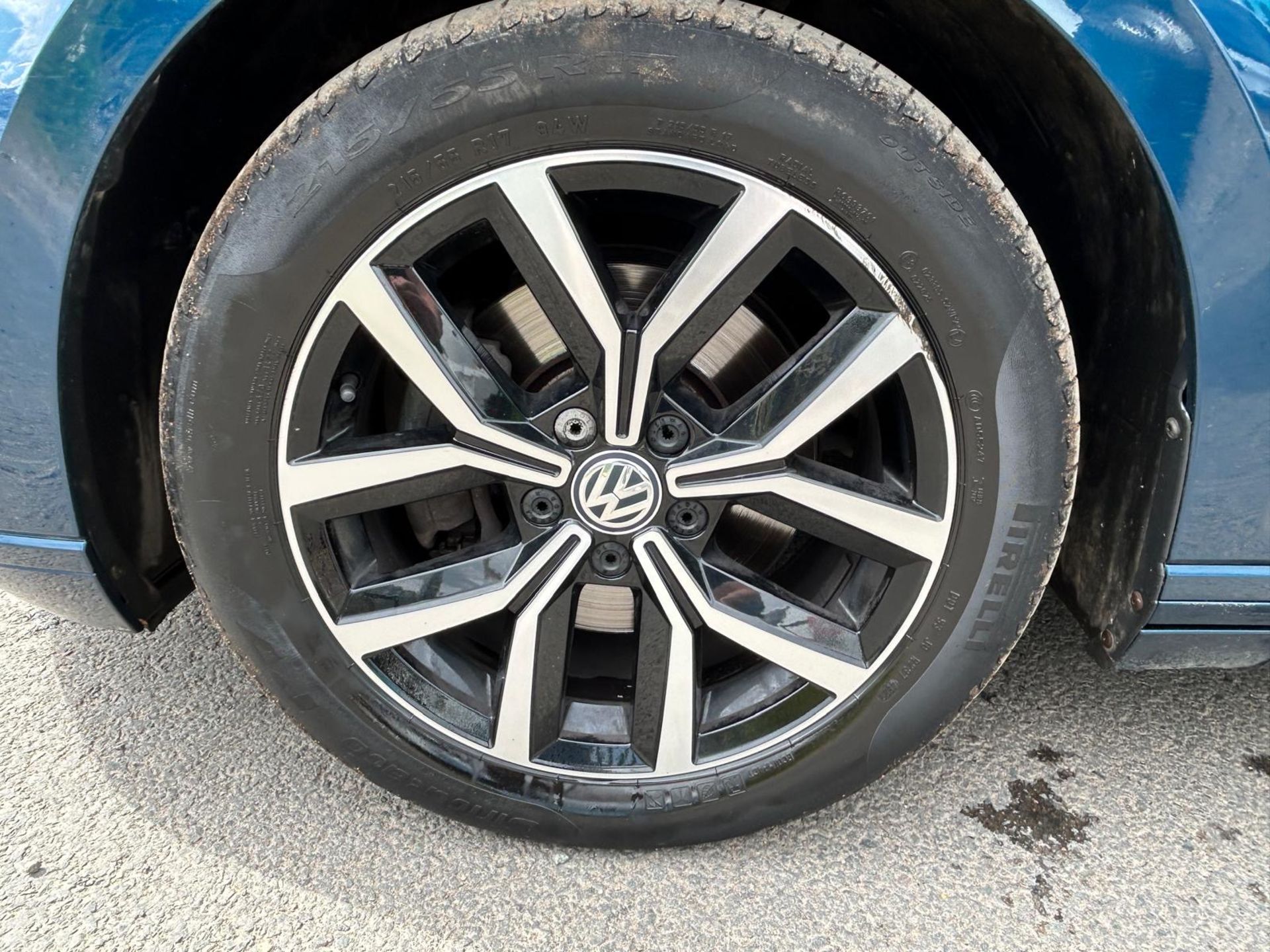 VOLKSWAGEN PASSAT 1.6 TDI SEL DSG ESTATE AUTO - NAV - PARKING SENSORS - BLUETOOTH (69 REG) - Image 15 of 26