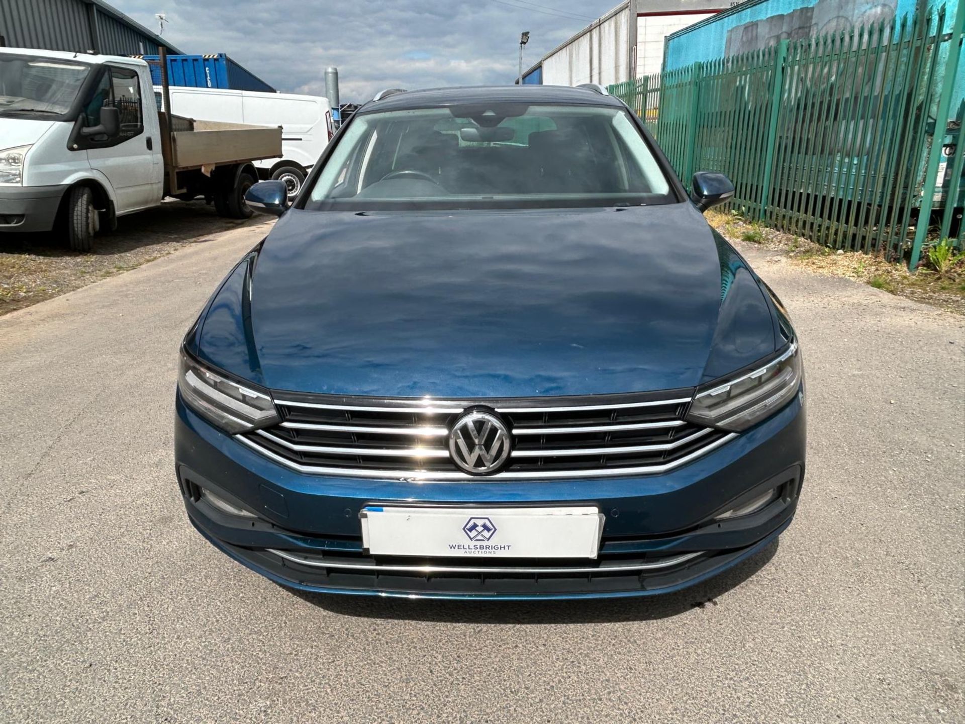 VOLKSWAGEN PASSAT 1.6 TDI SEL DSG ESTATE AUTO - NAV - PARKING SENSORS - BLUETOOTH (69 REG) - Image 8 of 26