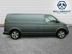 VOLKSWAGEN TRANSPORTER LWB PANEL VAN DSG AUTO - ONLY 25K MILES - AIR CON - PARKING SENSORS - (2021)