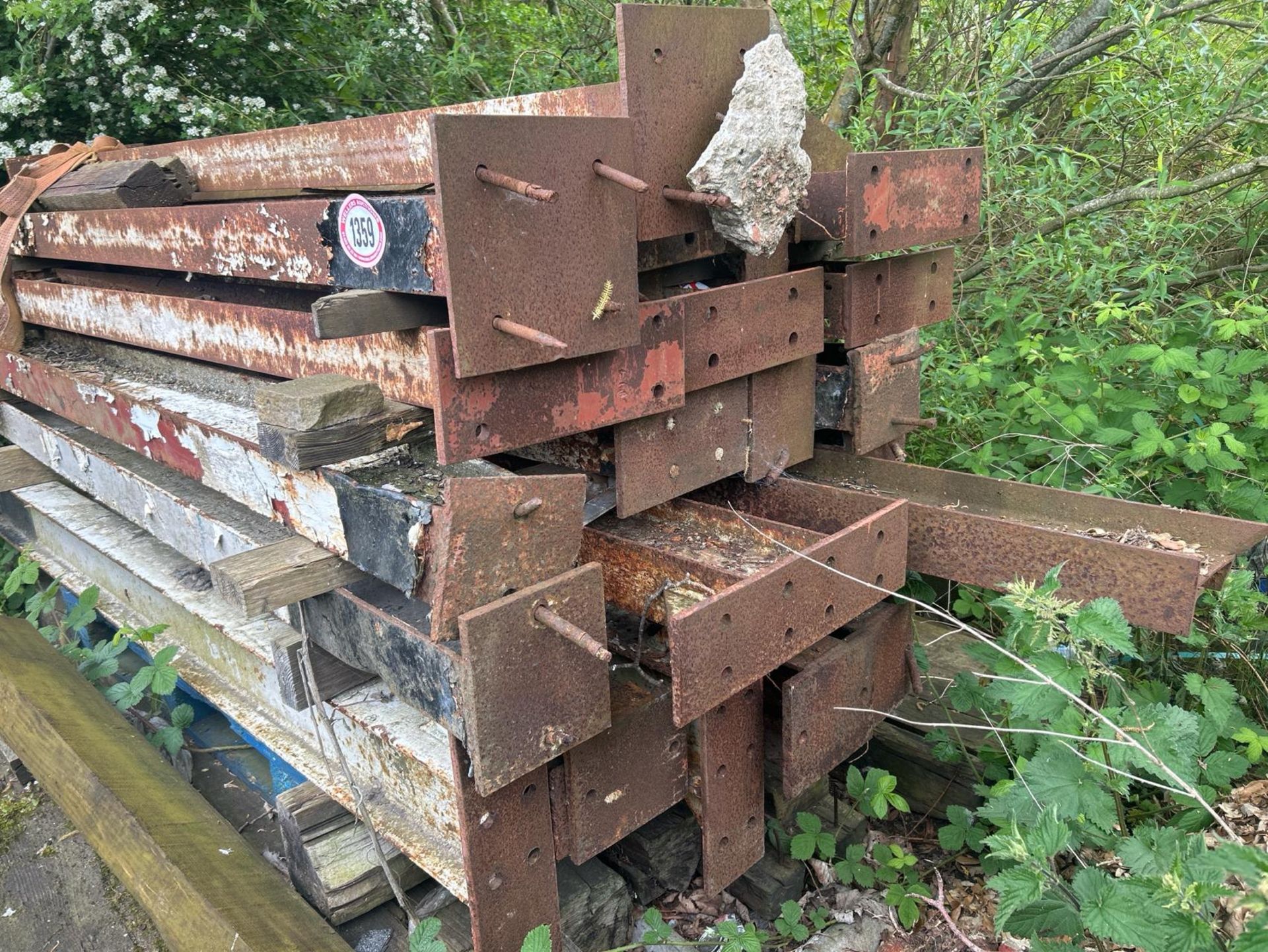 Approx 22 19th C Cast iron girders (RSJs) , various lengths, largest 257cm l x 10cm w (from web) x - Image 2 of 5