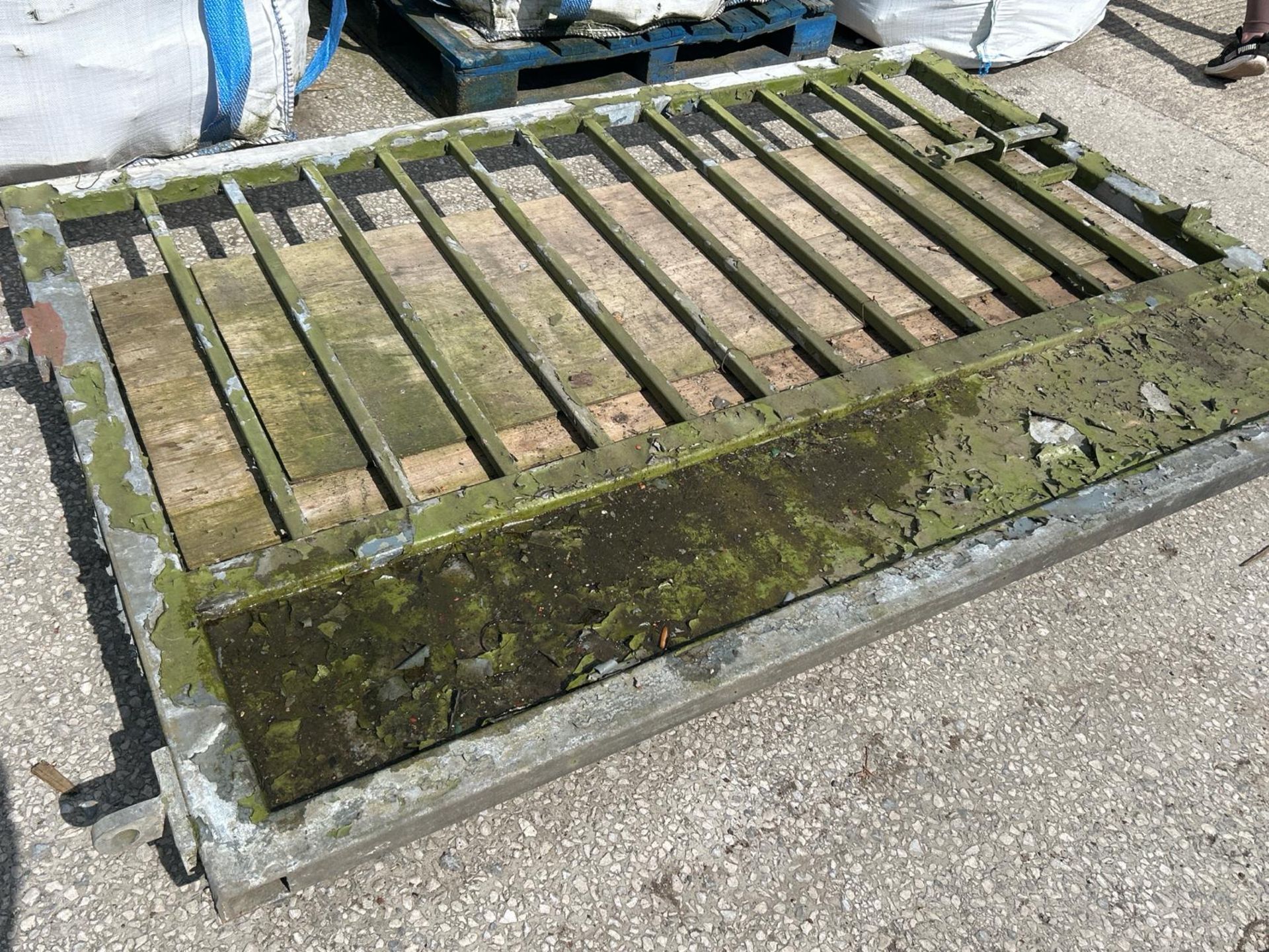 Galvanised painted gate, 218cm l x 150cm h
