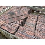 Approx. 100 red roof tiles, 28cm l x 18cm w