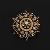 Jugendstil-Brosche mit Opalen.