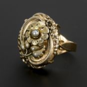 Ring mit historischem Schmuckelement.