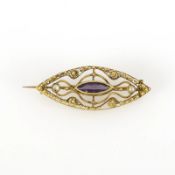 Niederländische Jugendstil-Brosche mit violetter Farbstein-Imitation.