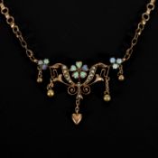Qualitätvolles Jugendstil-Collier mit Abhängungen.