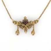 Collier mit Biedermeier-Element.
