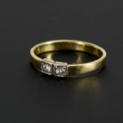 Toi-et-Moi-Ring mit 2 Altschliff-Brillanten.