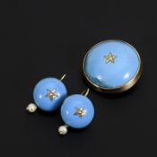 Historisches Set aus Brosche und Ohrhängern.
