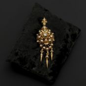 Historische Anhänger-Brosche mit Diamantrosen.