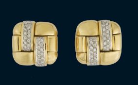 Paar Diamant-Ohrclips.