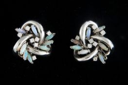 Paar Opal-Diamant-Ohrclips.