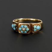 Historischer Ring mit Türkisen.