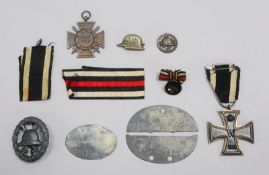 Kleines Ehrenzeichen-Sammlerkonvolut (I. WK), Orden und Abzeichen: 'Eisernes Kreuz II. Klasse,
