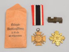 Kleines Ehrenzeichen-Sammlerkonvolut, Orden/Abzeichen, 3 St&uuml;ck: 1x 'Kriegsverdienstkreuz I