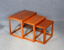 Satztische/3-teilig, Massivholz, Tische ineinanderschiebbar; Ma&szlig;e 40 x 42 x 30 cm - Ma&szlig;e
