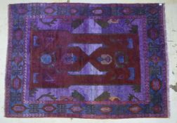 Kars Kazak, grafische Gestaltung mit violett eingefärbter Flor-Oberfläche, komplett