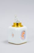 Meissen (I. Wahl), Porzellan-Teedose, schauseitig/rückseitig mit polychomer Bemalung ('Paarszenen'),