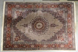 Moud-Orientteppich, mittelfeine Knüpfung, guter Floorzustand, ringsherum komplett; Maße 340 x 248 cm