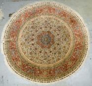 Großer Hereke-Seidenteppich, Seide auf Seide, sehr feine Knüpfung, ca. 650.000 Knoten/qm, elfenbeinf