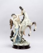 Capodimonte, Figurengruppe, 'The Embrace', porzellanähnliche Masse, Entw. G. Armani; H. 58 cm