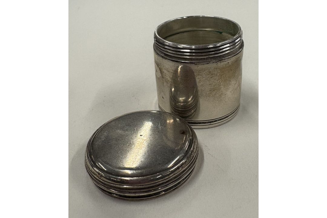 A silver pill box. - Image 2 of 4