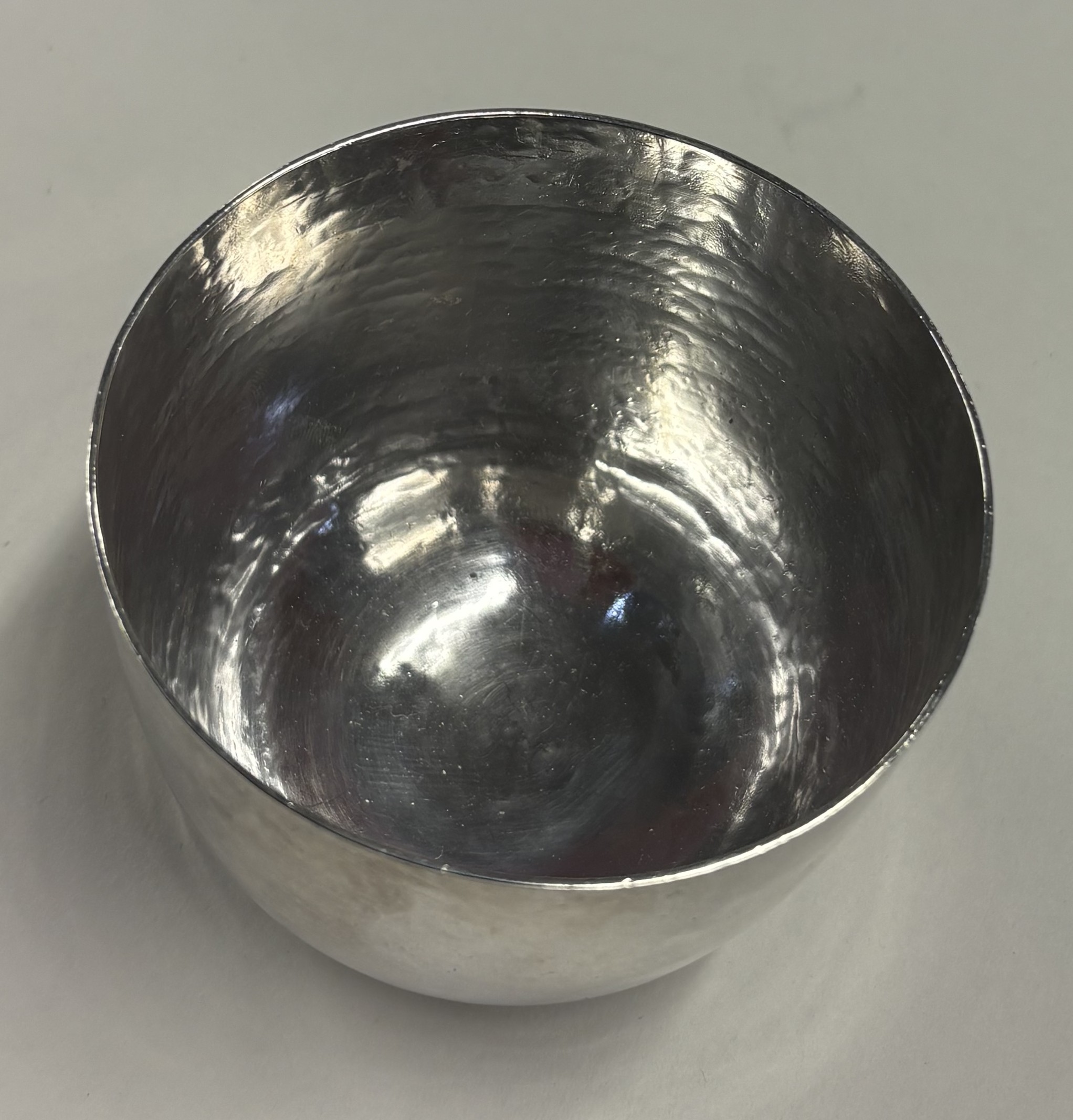 An early 20th Century silver beaker. - Image 2 of 3