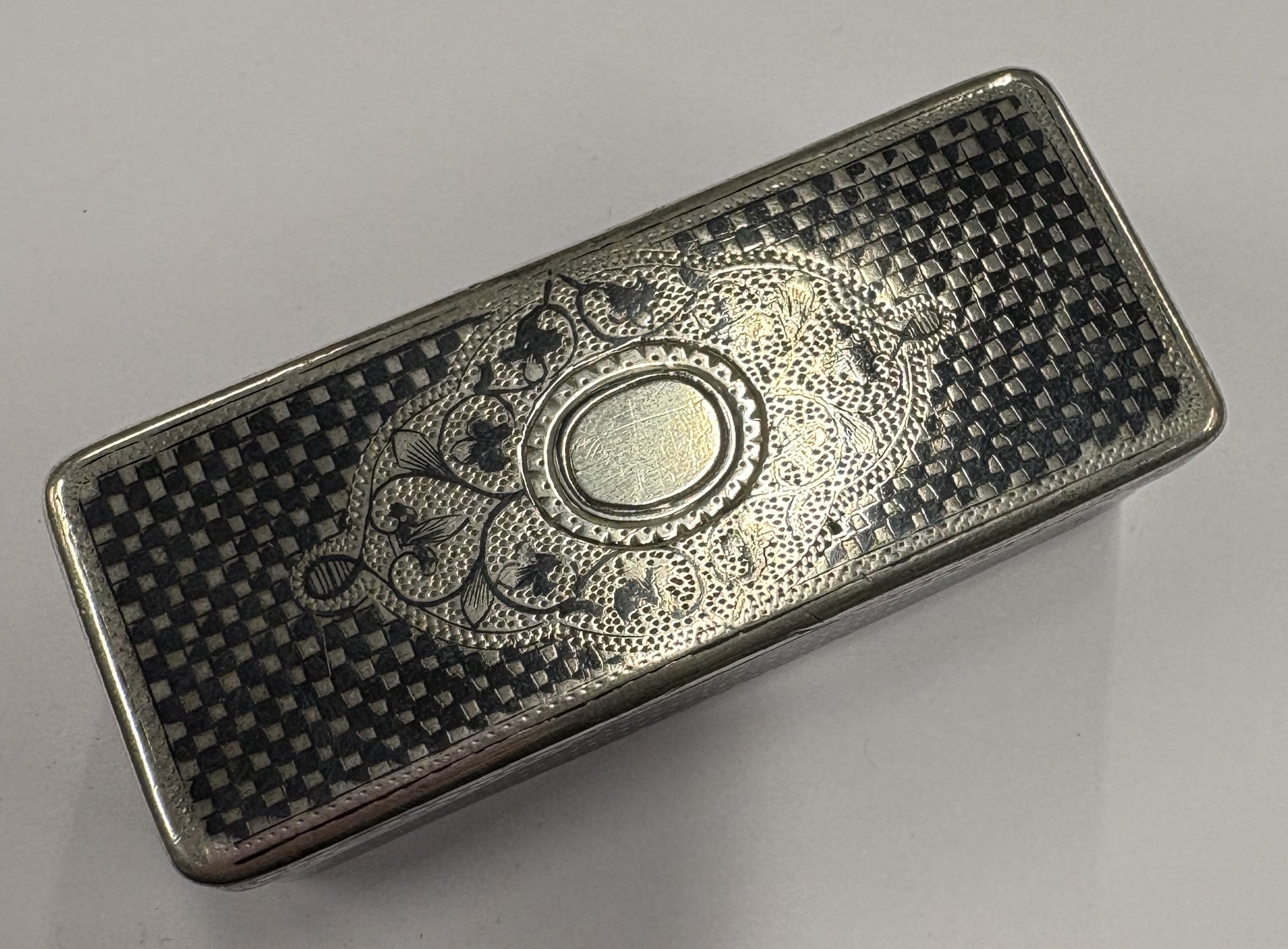 A 19th Century Russian silver and niello snuff box. - Image 2 of 4