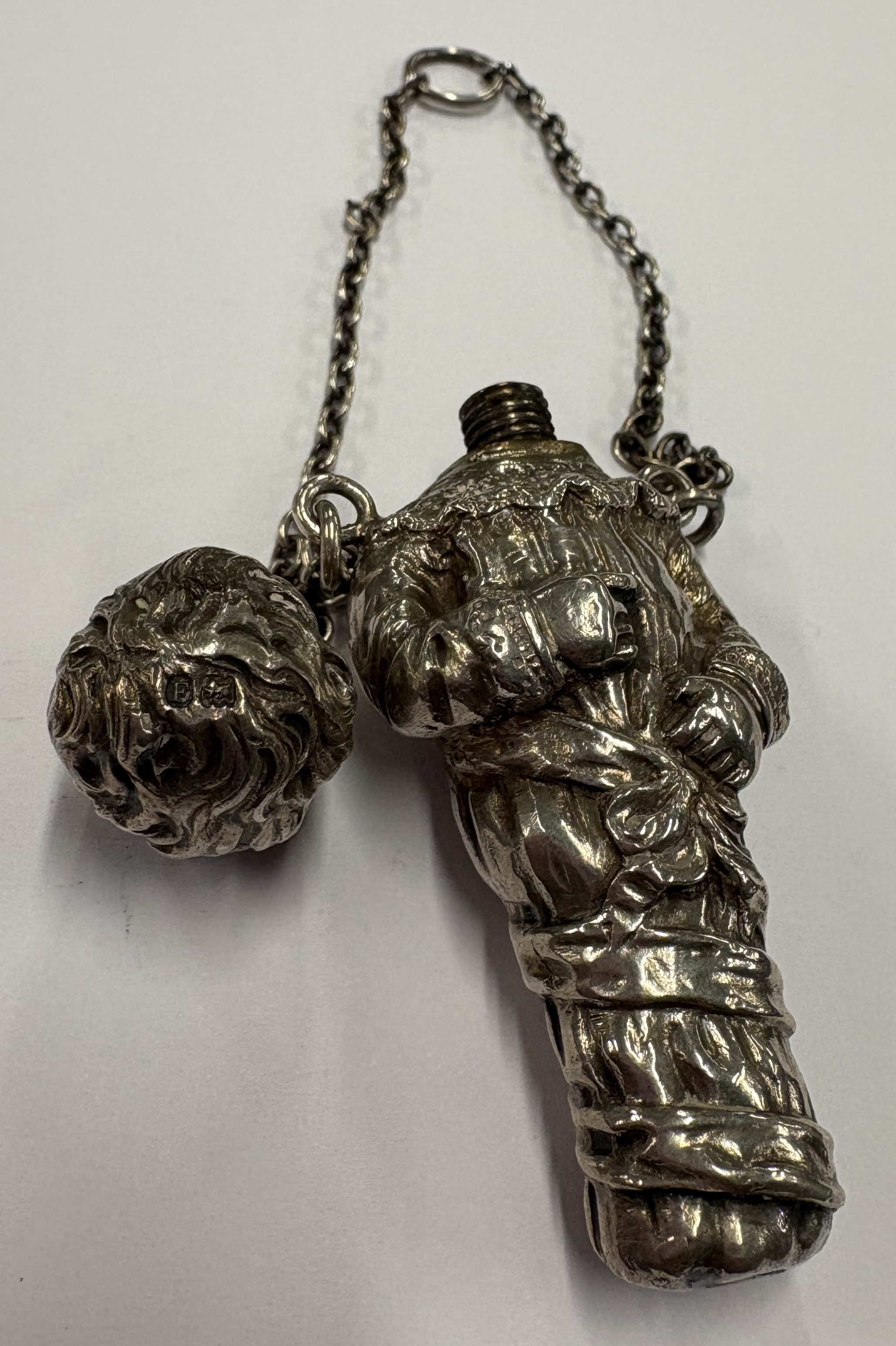 A silver scent bottle. - Image 3 of 3