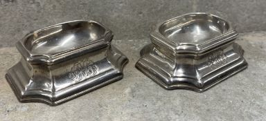An 18th Century pair of George II trencher salts. London 1728. By Edward Wood. Approx. 137 grams.