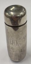 An Antique Continental silver nutmeg grater with pull-off cover. Approx. 43 grams. Est. £150 - £200.