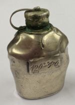 A Continental silver scent bottle. Approx. 28 grams. Est. £50 - £80.